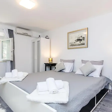 Note Bene Gostinjska kuća 4*